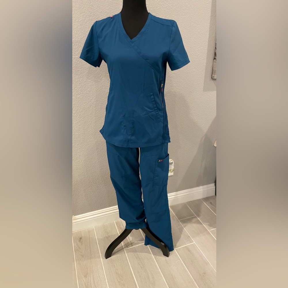 Koi Scrubs